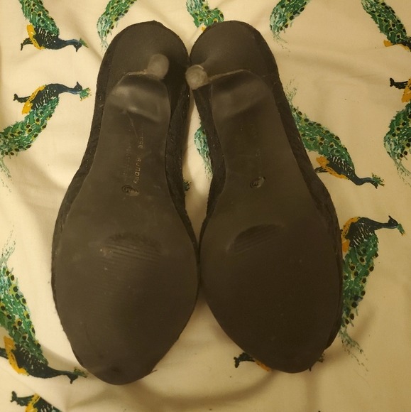 Chinese Laundry Lace Peep Toe Heels - Picture 2 of 5